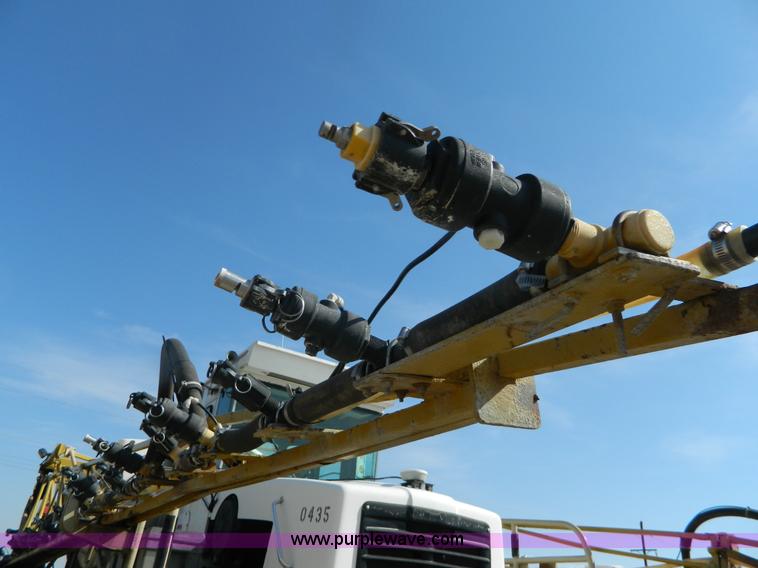 image for item G7552 1994 Tyler 4275 self-propelled sprayer