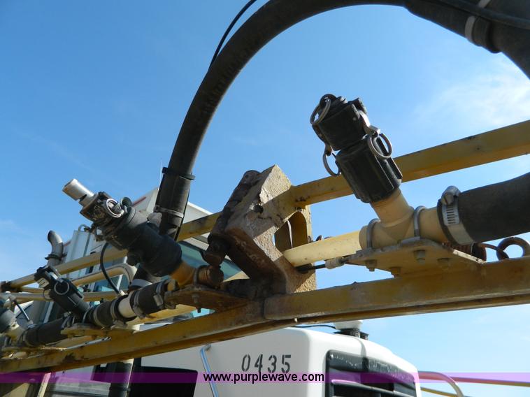 image for item G7552 1994 Tyler 4275 self-propelled sprayer