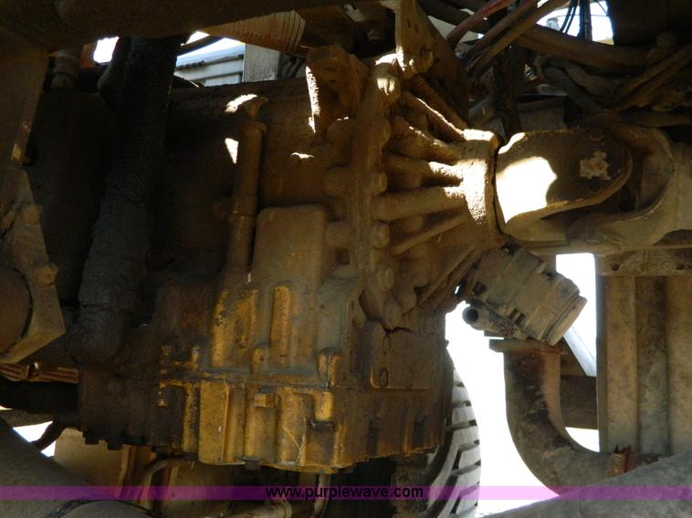 image for item G7552 1994 Tyler 4275 self-propelled sprayer