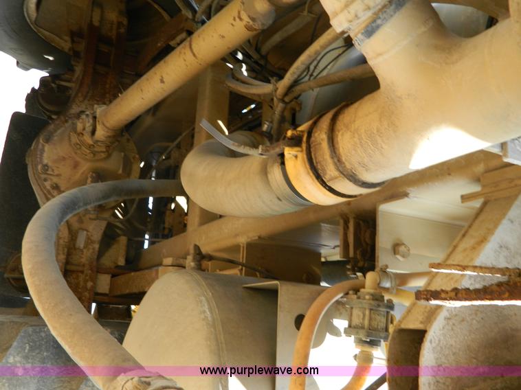 image for item G7552 1994 Tyler 4275 self-propelled sprayer