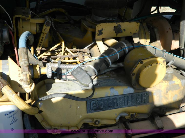 image for item G7552 1994 Tyler 4275 self-propelled sprayer