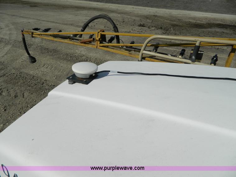 image for item G7552 1994 Tyler 4275 self-propelled sprayer