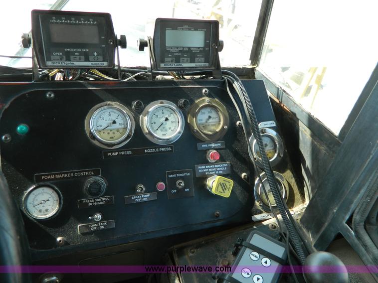 image for item G7552 1994 Tyler 4275 self-propelled sprayer