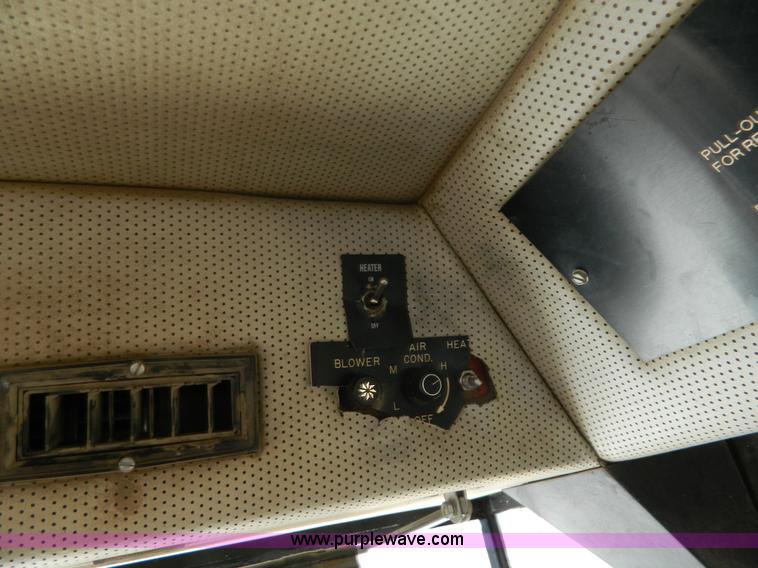 image for item G7552 1994 Tyler 4275 self-propelled sprayer