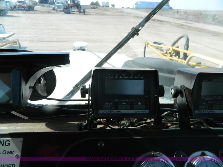 image for item G7552 1994 Tyler 4275 self-propelled sprayer