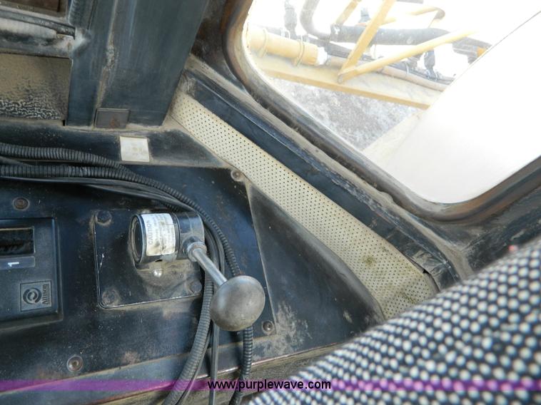 image for item G7552 1994 Tyler 4275 self-propelled sprayer