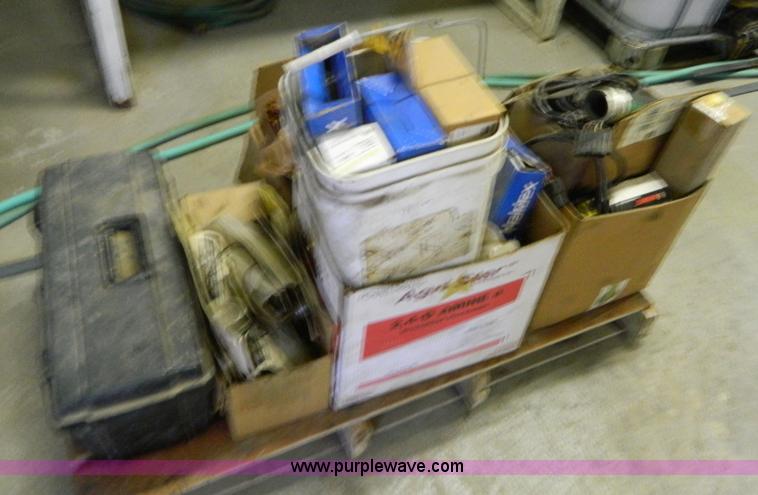 image for item G7552 1994 Tyler 4275 self-propelled sprayer