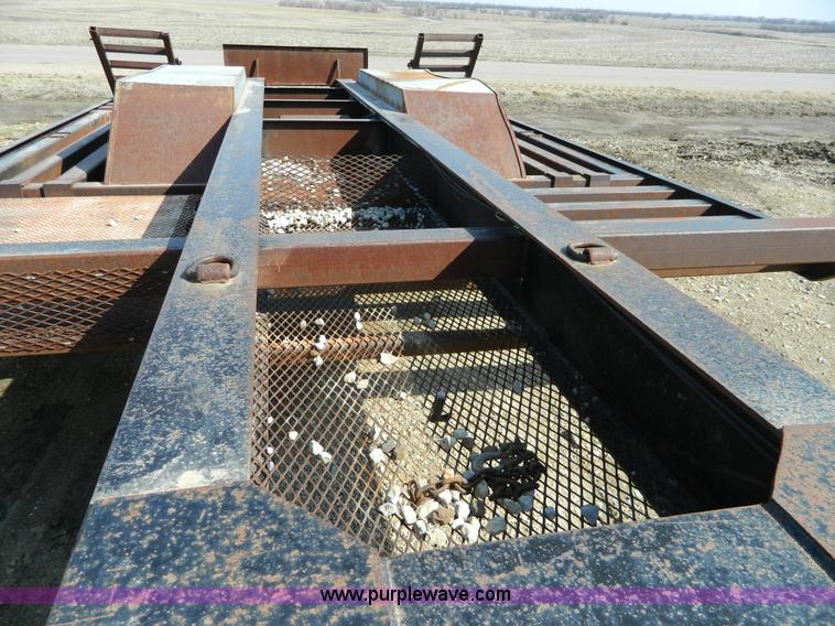 image for item G7635 1991 Midland dual tandem axle combine/sprayer trailer