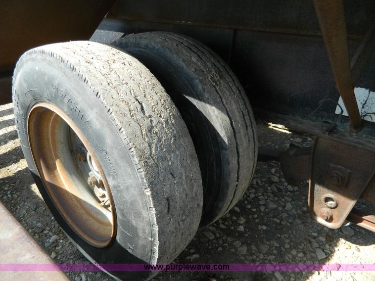 image for item G7635 1991 Midland dual tandem axle combine/sprayer trailer