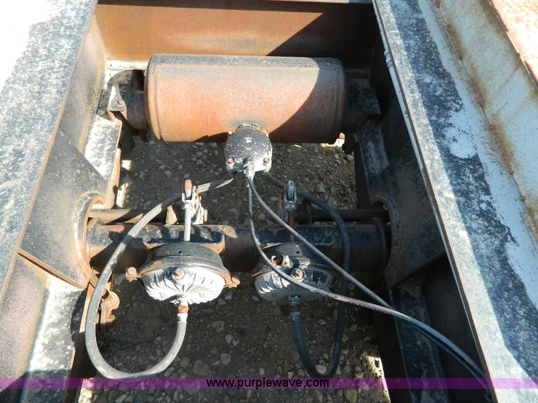 image for item G7635 1991 Midland dual tandem axle combine/sprayer trailer