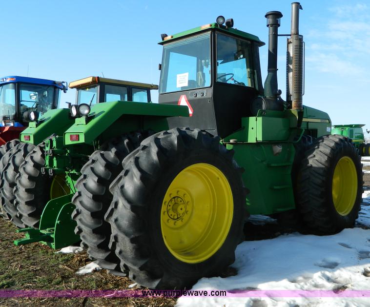 image for item G7726 1990 John Deere 8560 4WD tractor