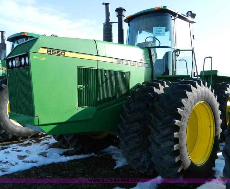 image for item G7726 1990 John Deere 8560 4WD tractor