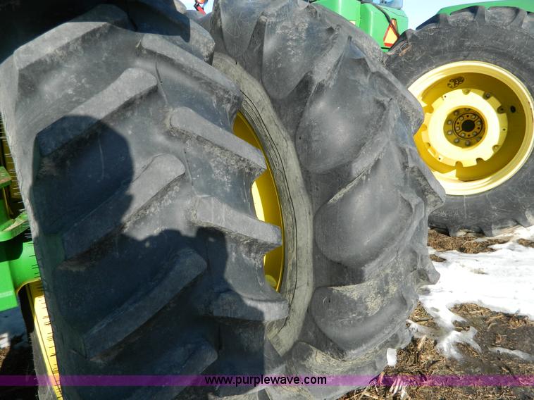 image for item G7726 1990 John Deere 8560 4WD tractor