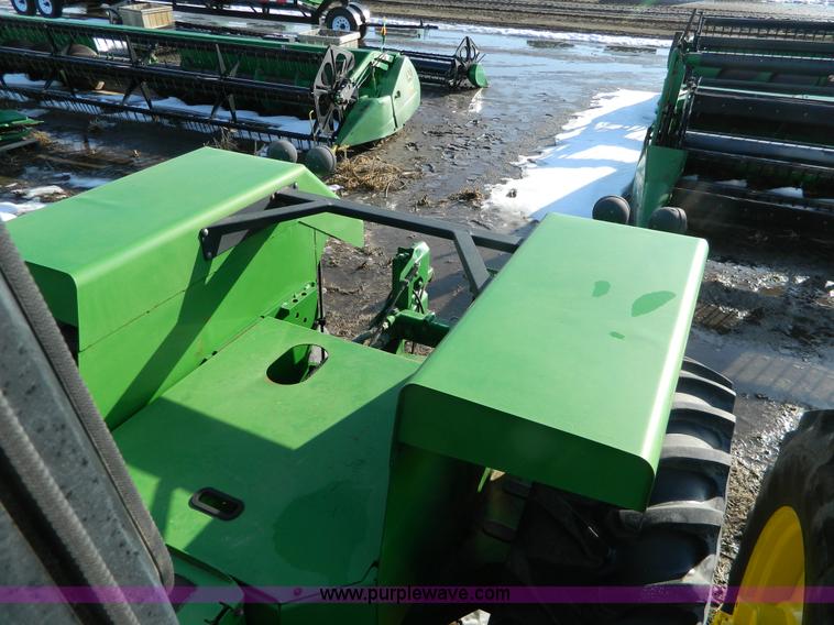 image for item G7726 1990 John Deere 8560 4WD tractor