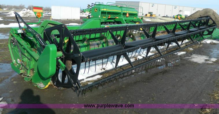 image for item G7727 2004 John Deere 630F flex header