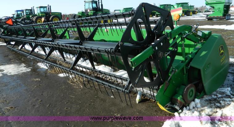 image for item G7727 2004 John Deere 630F flex header
