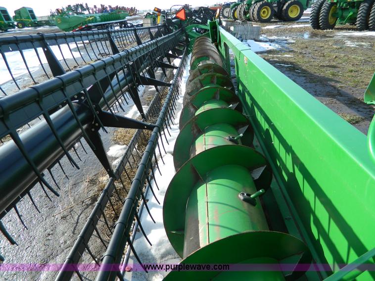 image for item G7727 2004 John Deere 630F flex header