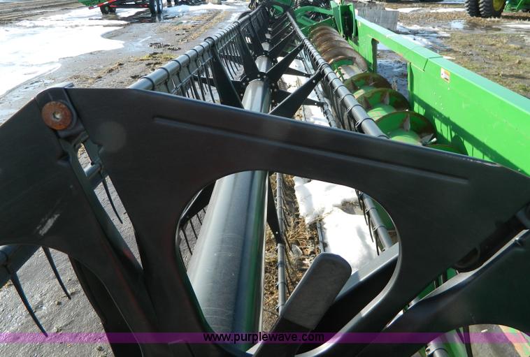 image for item G7727 2004 John Deere 630F flex header