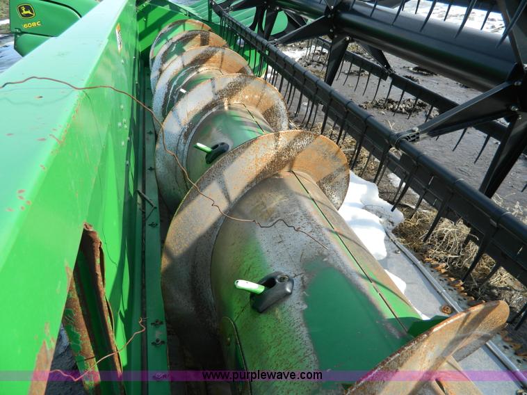 image for item G7727 2004 John Deere 630F flex header