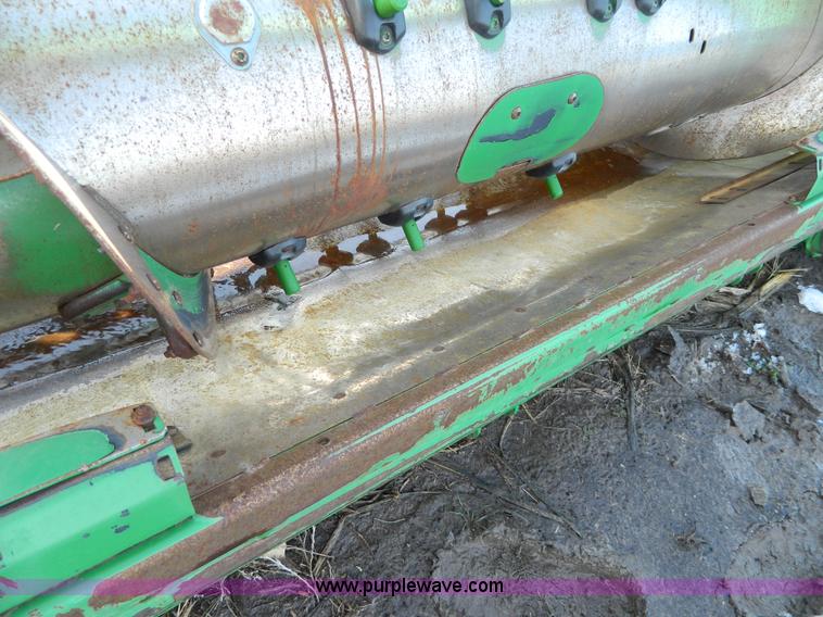 image for item G7727 2004 John Deere 630F flex header