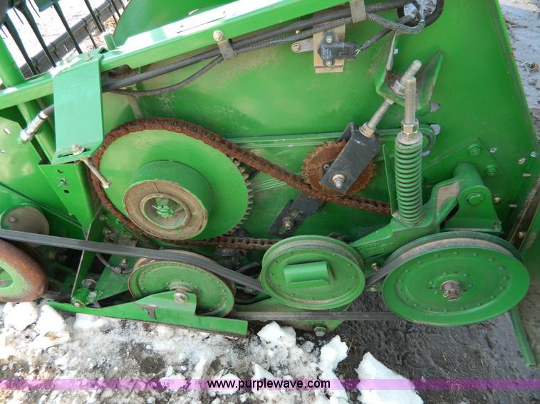 image for item G7727 2004 John Deere 630F flex header