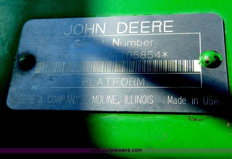 image for item G7727 2004 John Deere 630F flex header