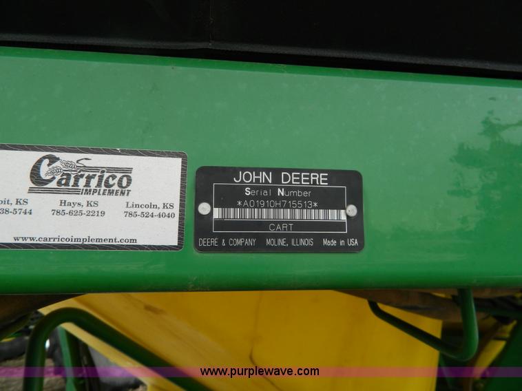 image for item G7728 2006 John Deere 1890 air seeder with 1910 cart