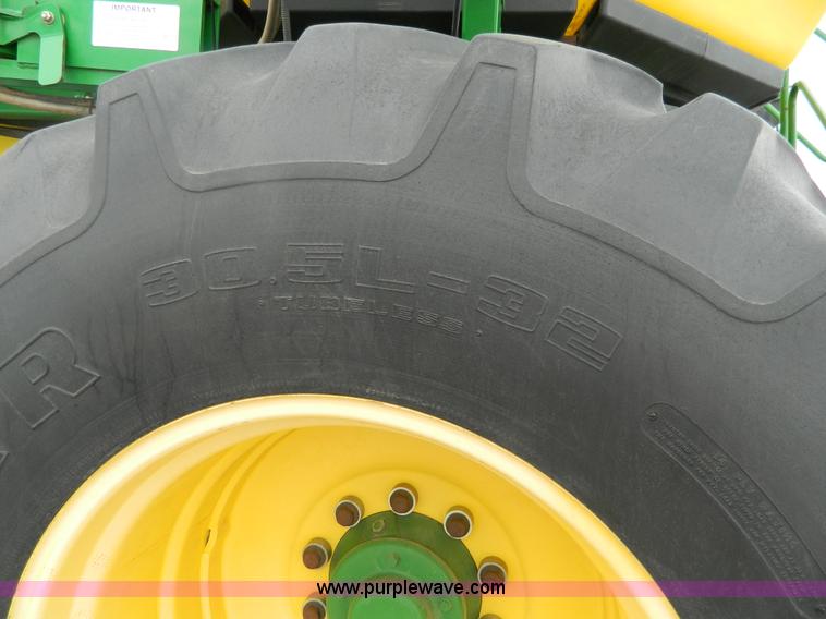 image for item G7728 2006 John Deere 1890 air seeder with 1910 cart