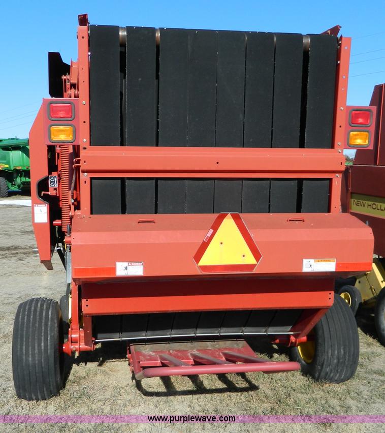 image for item G7731 2004 New Holland BR780 round baler