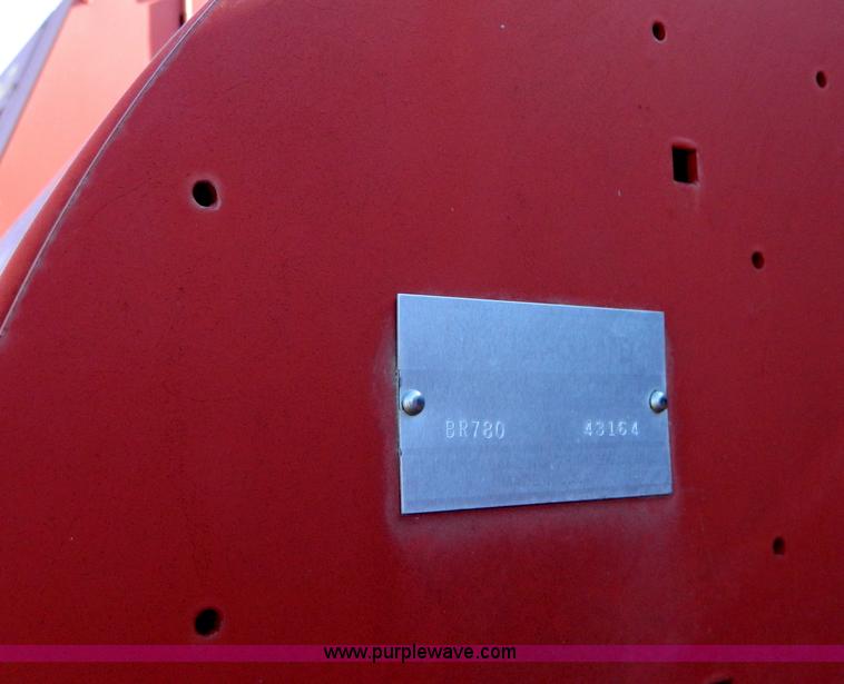 image for item G7731 2004 New Holland BR780 round baler