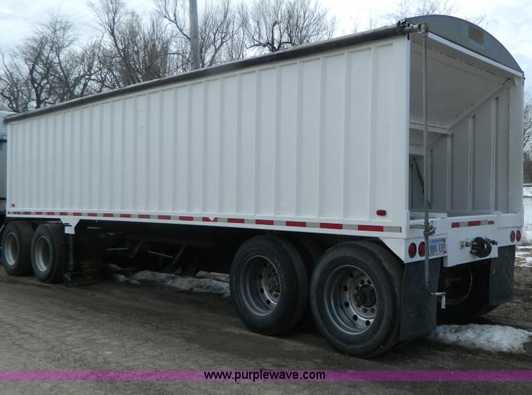 image for item G7735 2001 shop built grain trailer