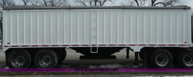 image for item G7735 2001 shop built grain trailer