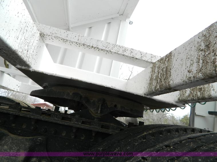 image for item G7735 2001 shop built grain trailer