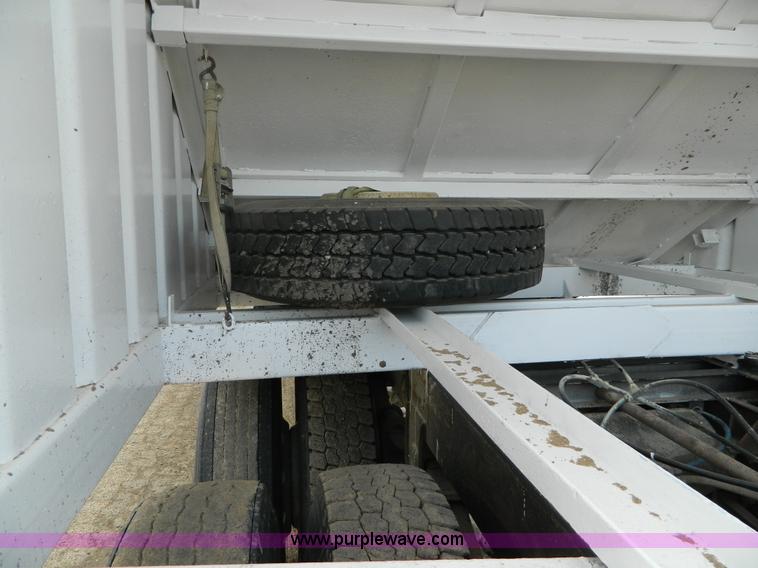 image for item G7735 2001 shop built grain trailer