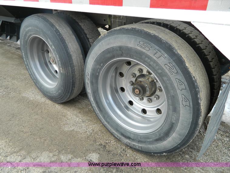 image for item G7735 2001 shop built grain trailer