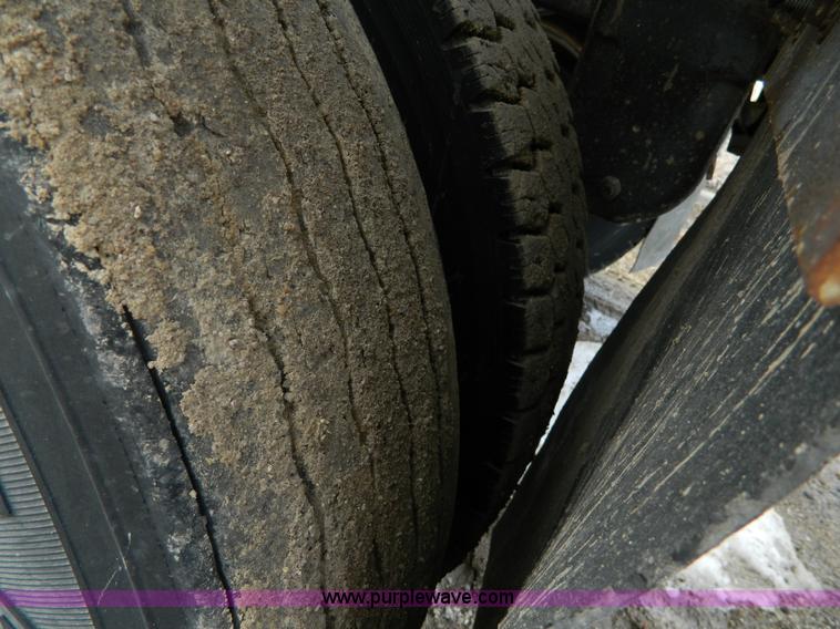 image for item G7735 2001 shop built grain trailer