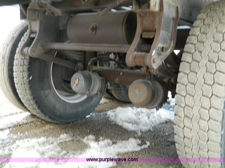 image for item G7735 2001 shop built grain trailer