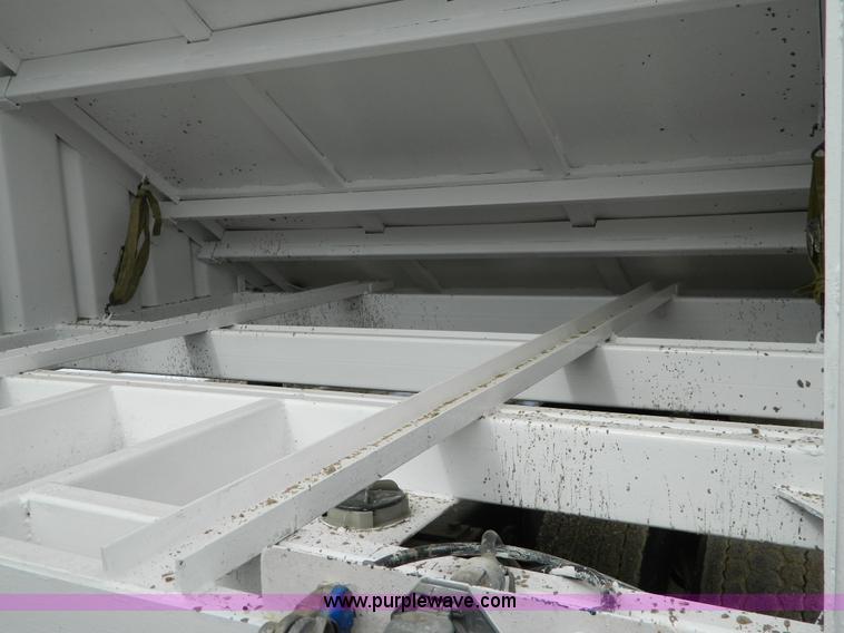 image for item G7735 2001 shop built grain trailer