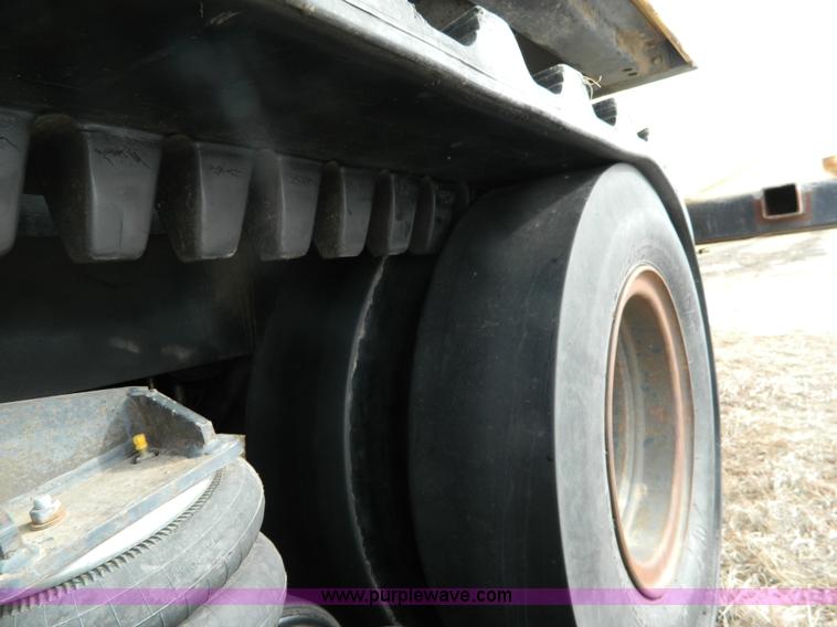 image for item G7742 1989 Caterpillar Challenger 65A  tractor