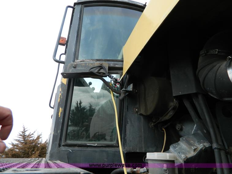 image for item G7742 1989 Caterpillar Challenger 65A  tractor