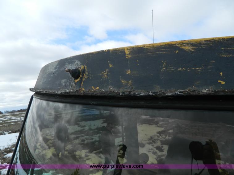 image for item G7742 1989 Caterpillar Challenger 65A  tractor