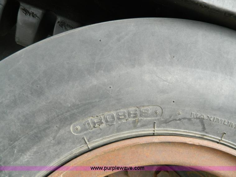 image for item G7742 1989 Caterpillar Challenger 65A  tractor