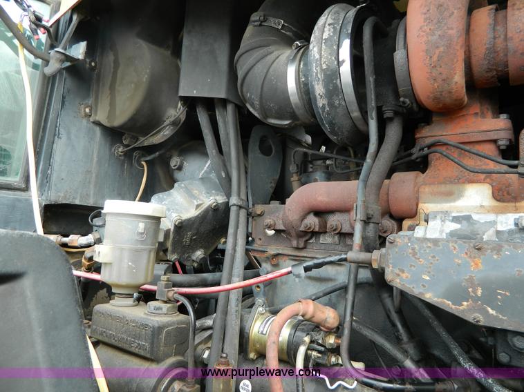 image for item G7742 1989 Caterpillar Challenger 65A  tractor