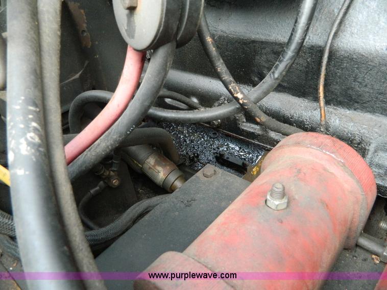 image for item G7742 1989 Caterpillar Challenger 65A  tractor