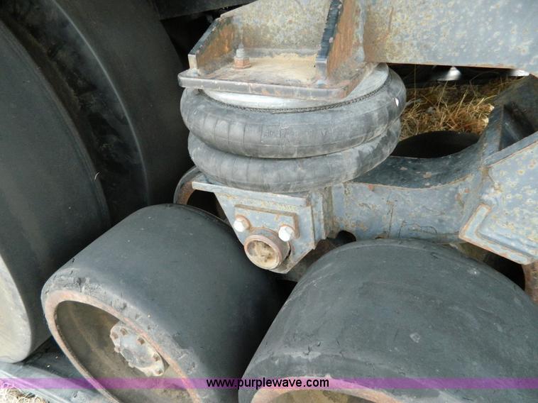 image for item G7742 1989 Caterpillar Challenger 65A  tractor