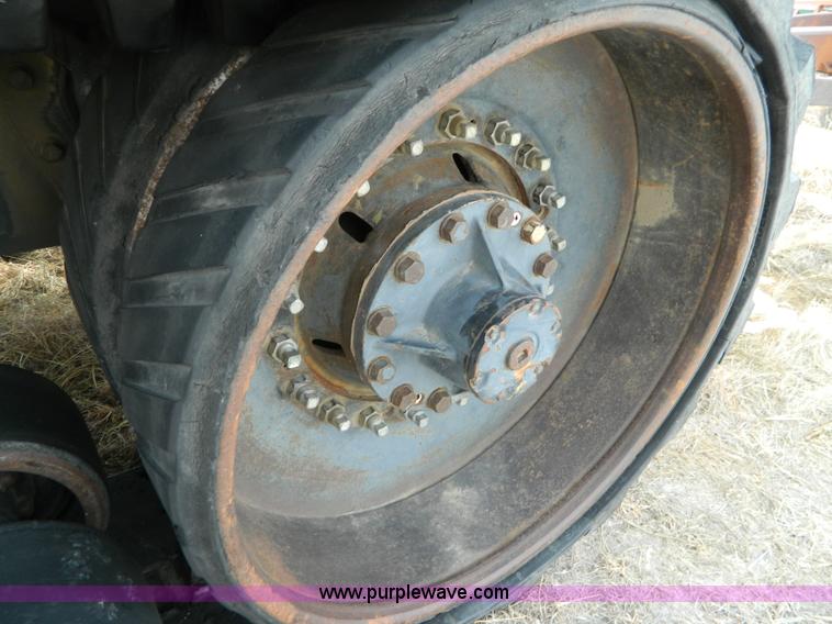 image for item G7742 1989 Caterpillar Challenger 65A  tractor