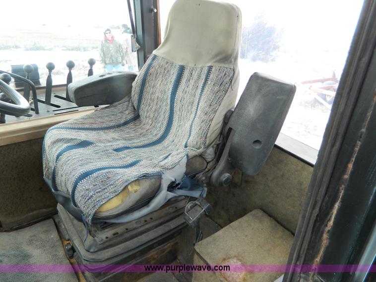 image for item G7742 1989 Caterpillar Challenger 65A  tractor