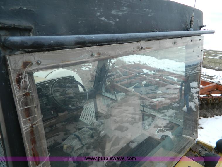 image for item G7742 1989 Caterpillar Challenger 65A  tractor