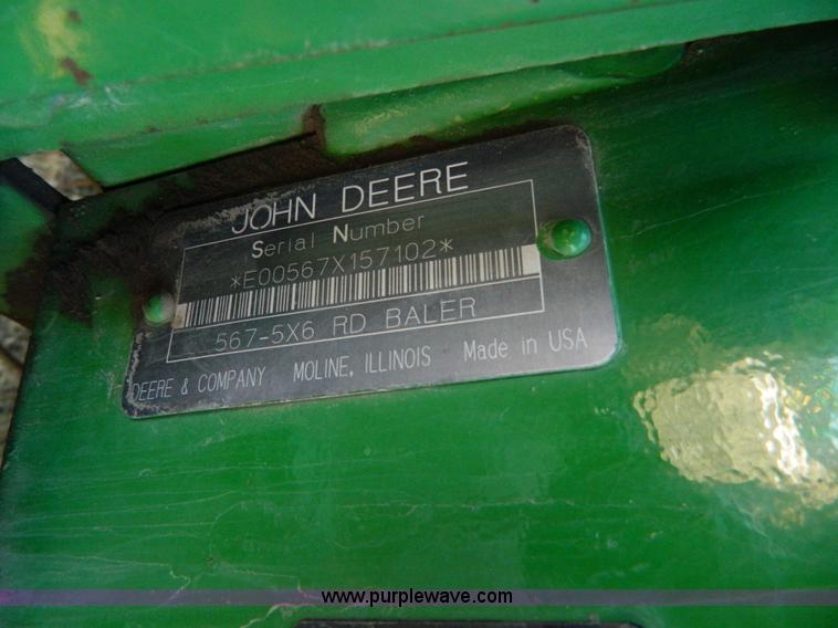 image for item G7744 2001 John Deere 567 round baler