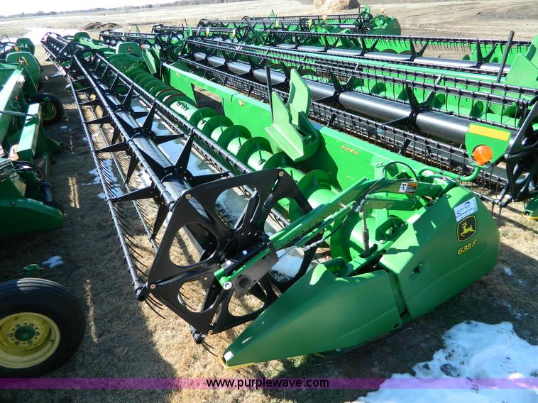 image for item G7747 2010 John Deere 635F  flex header